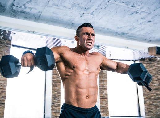 comer para tener más fuerza para entrenar con pesas